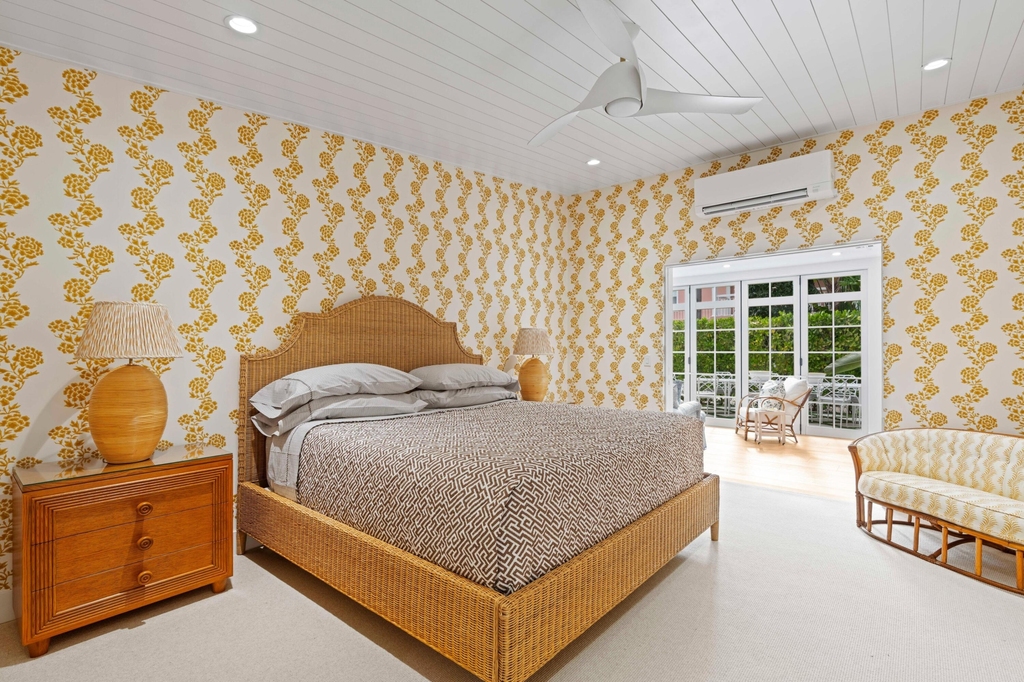 142 Peruvian Avenue - Photo 10