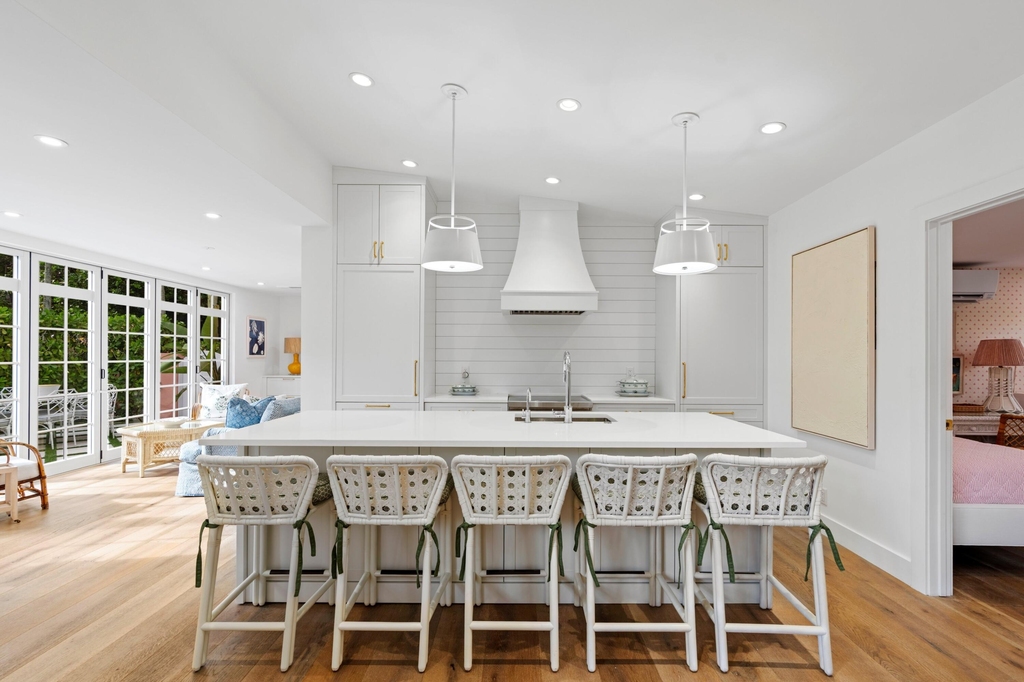 142 Peruvian Avenue - Photo 3