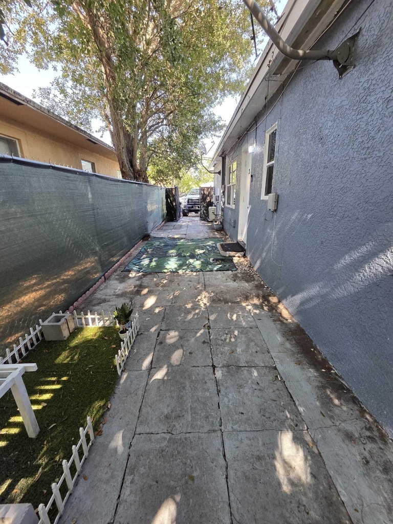 1501 N Andrews Avenue - Photo 8