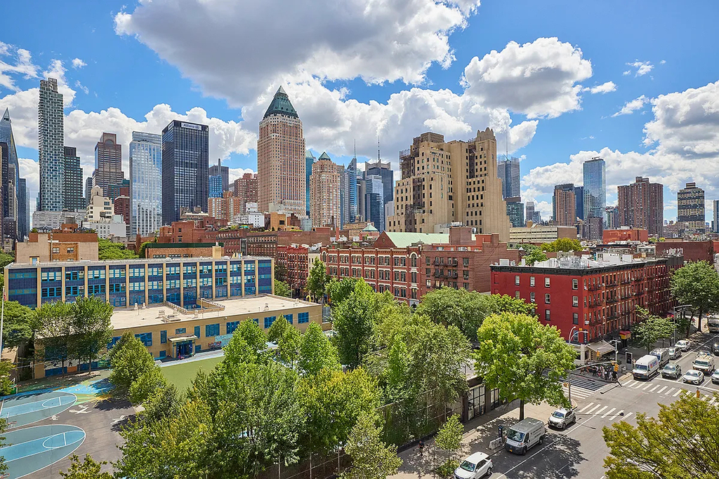 West 52nd Street - Photo 6