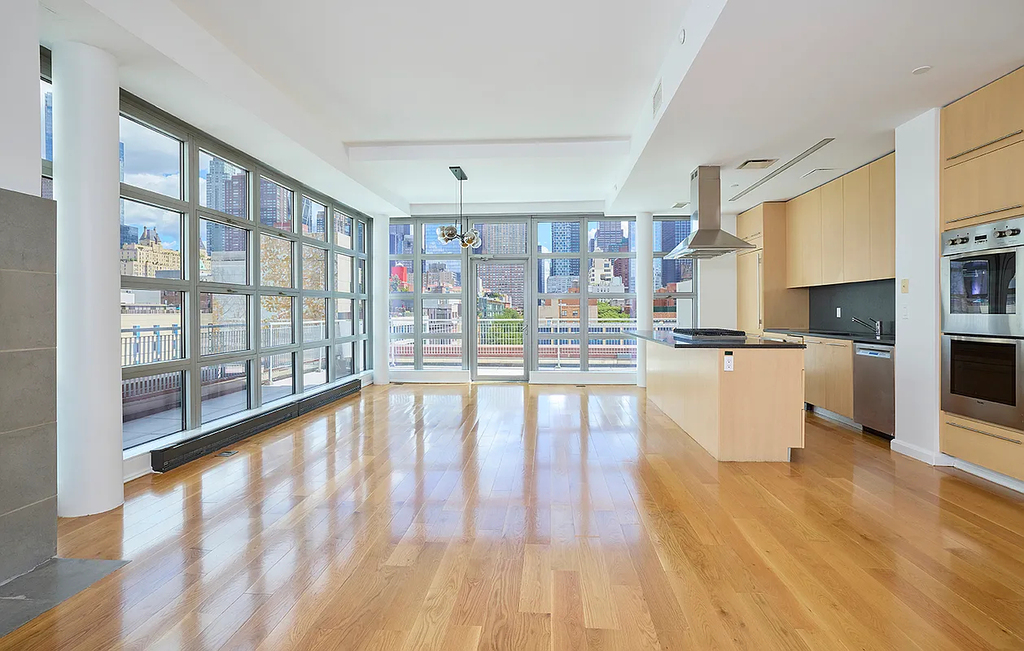 West 52nd Street - Photo 0