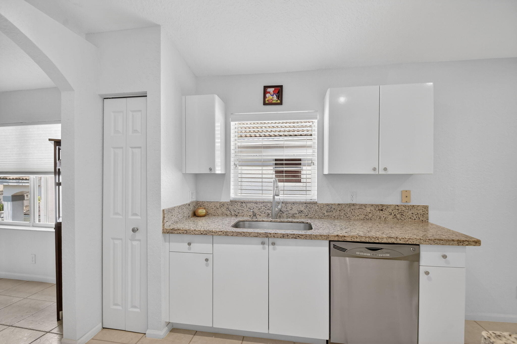 7910 Laina Lane - Photo 10