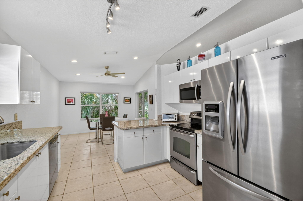 7910 Laina Lane - Photo 8