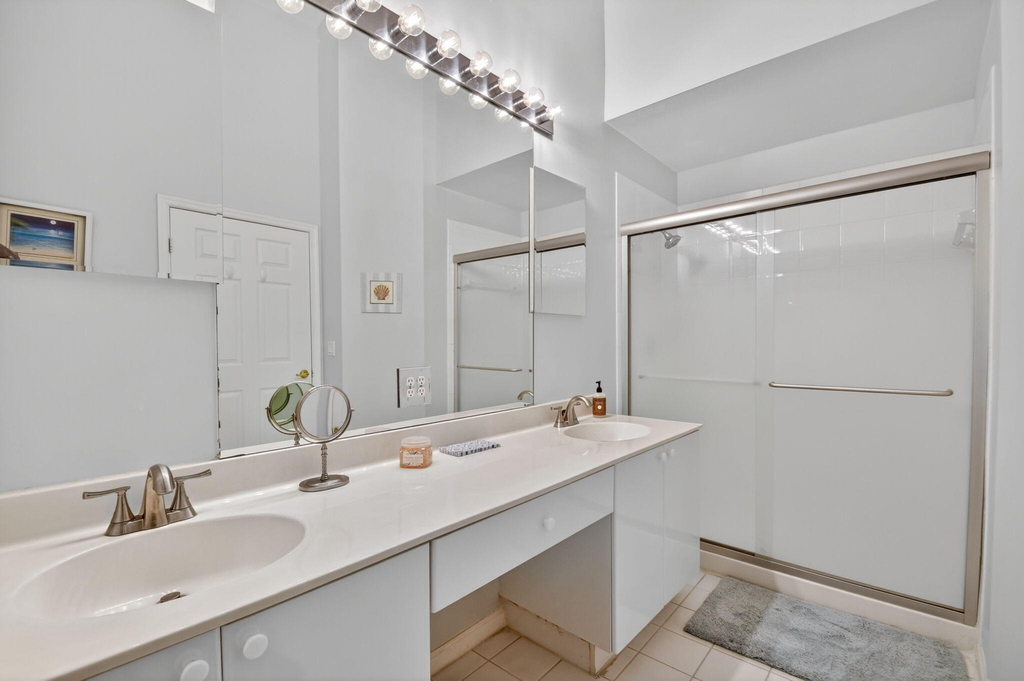7910 Laina Lane - Photo 32