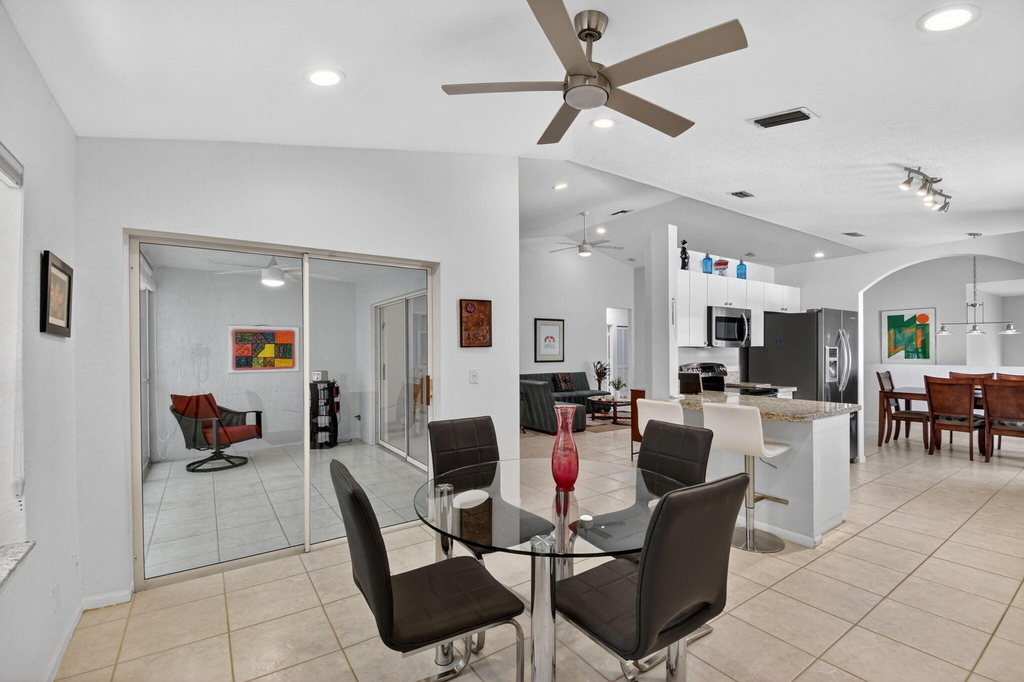 7910 Laina Lane - Photo 14