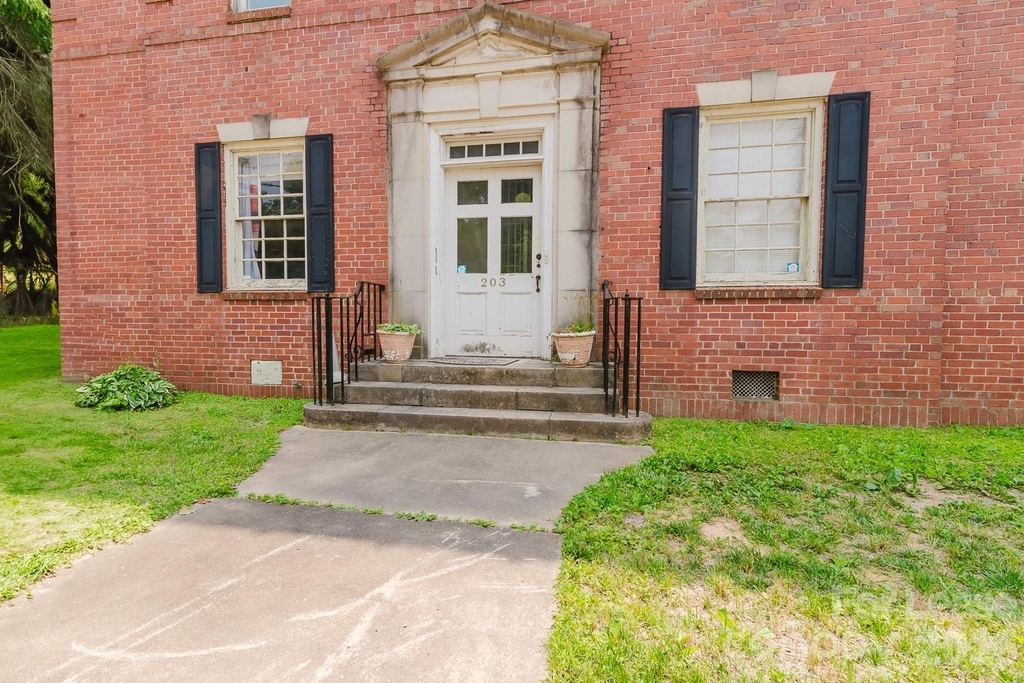 203 W Liberty Street - Photo 15