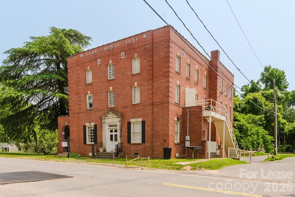 203 W Liberty Street - Photo 16