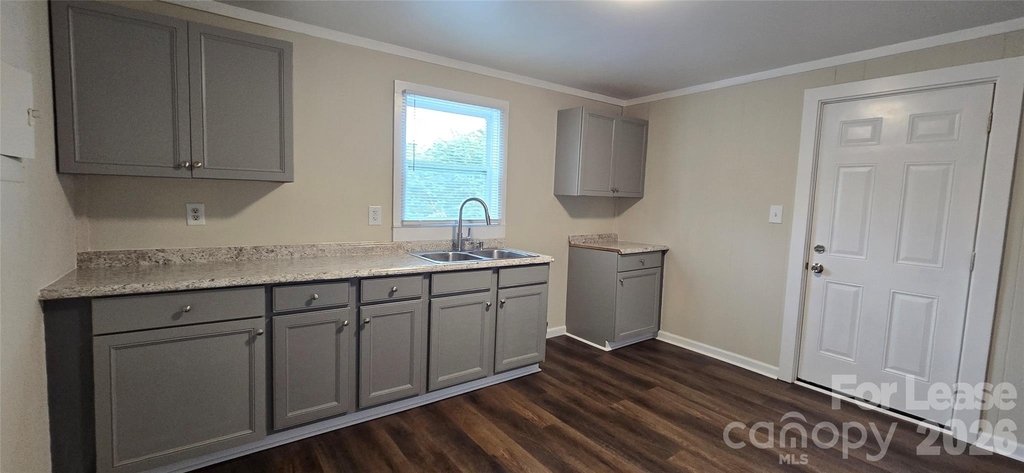 732 Taylor Street - Photo 2