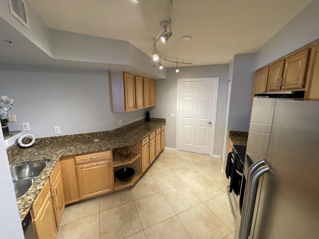 1801 N Flagler Drive - Photo 2