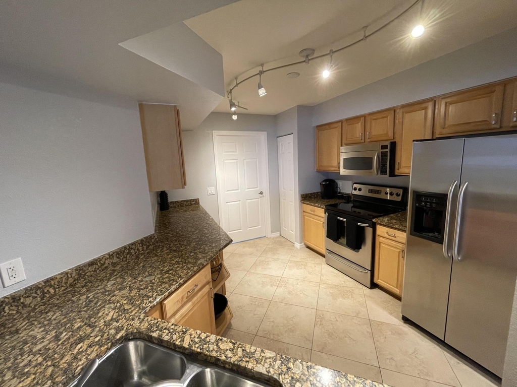 1801 N Flagler Drive - Photo 3