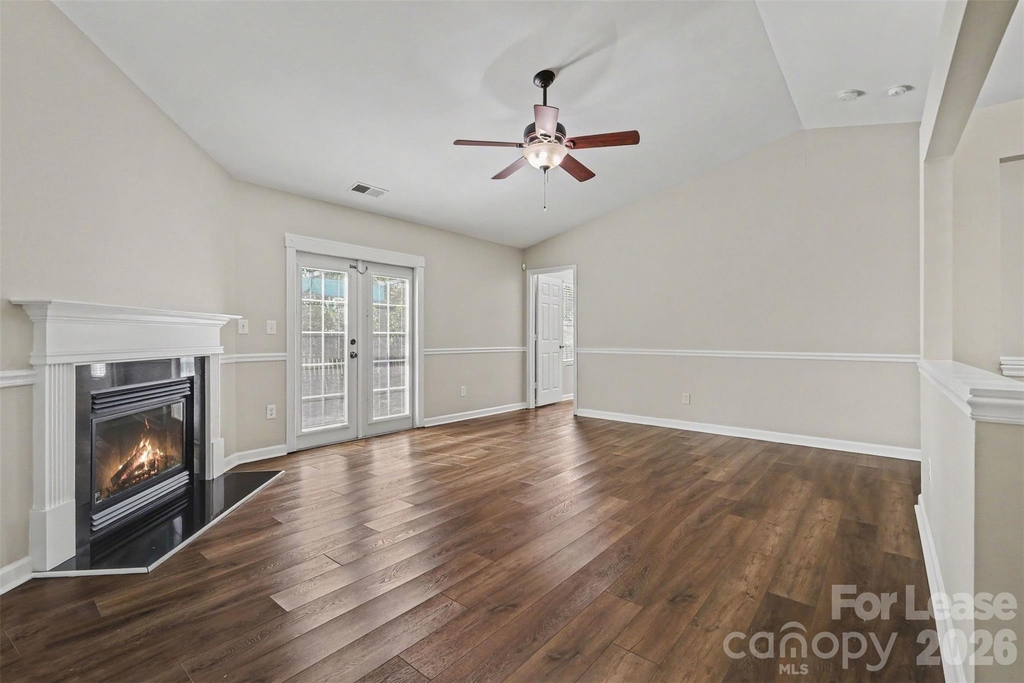 1820 Meadow Crossing Drive - Photo 4