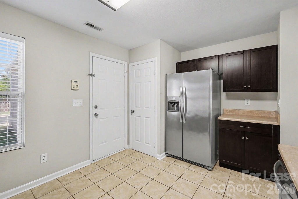 1820 Meadow Crossing Drive - Photo 11