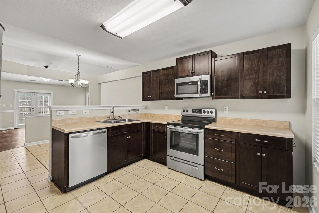 1820 Meadow Crossing Drive - Photo 9