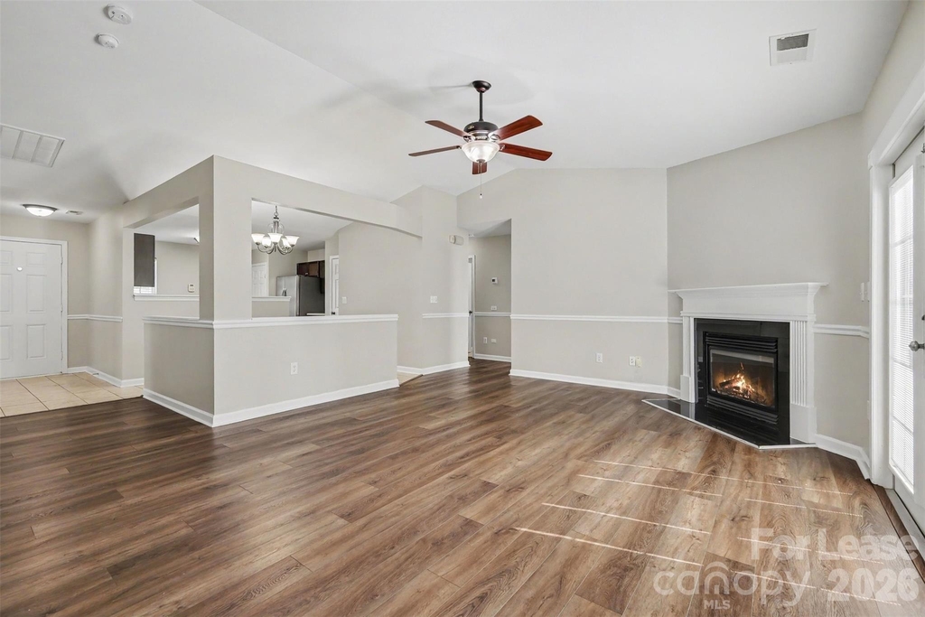 1820 Meadow Crossing Drive - Photo 3