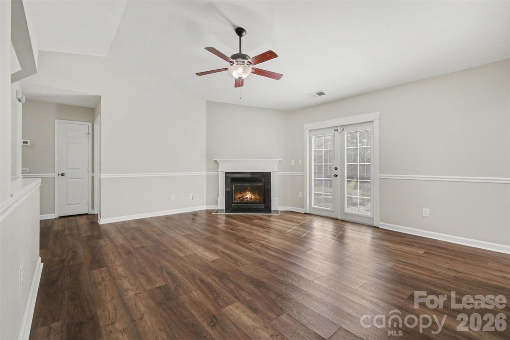 1820 Meadow Crossing Drive - Photo 2