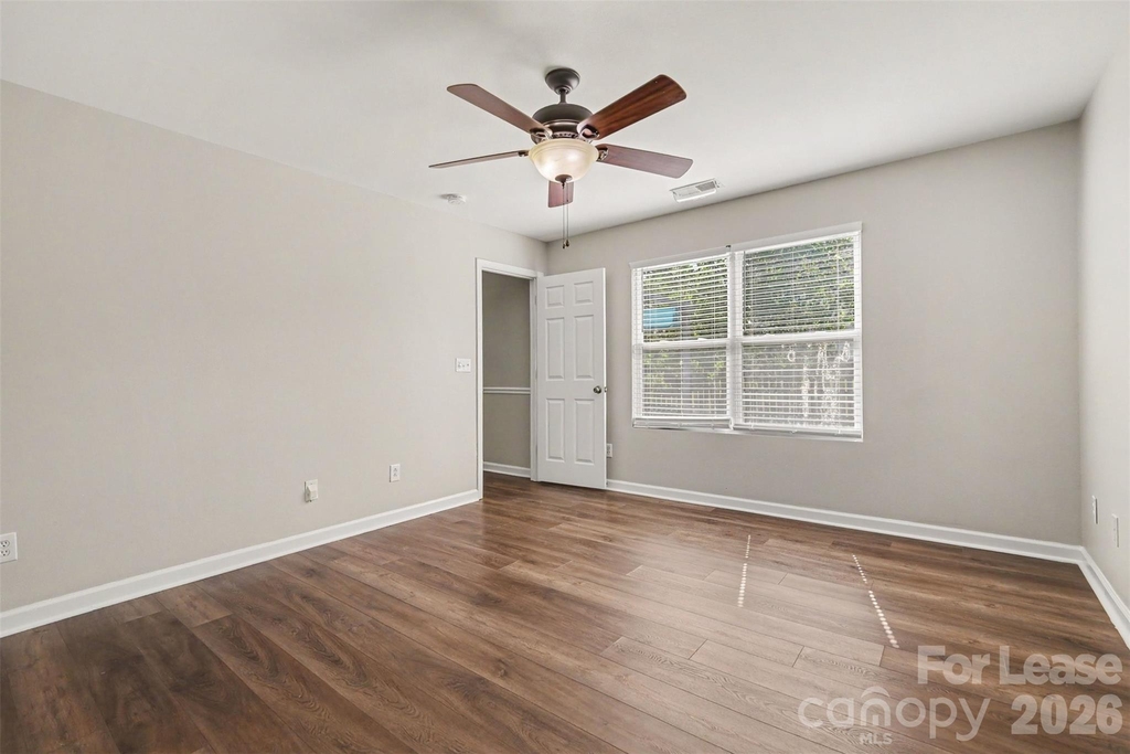 1820 Meadow Crossing Drive - Photo 5