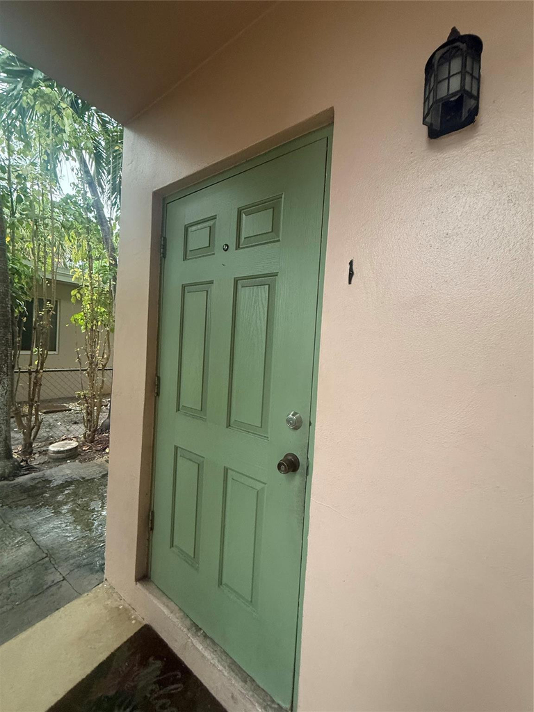 2017 Ne 18th Street - Photo 5