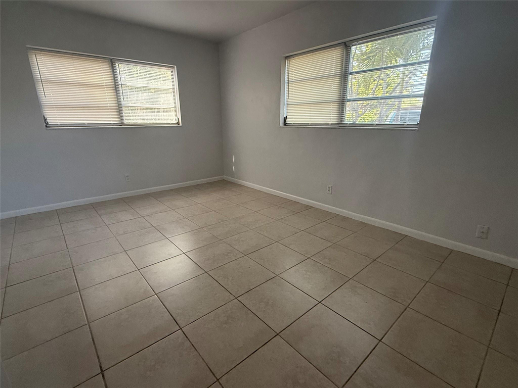 2017 Ne 18th Street - Photo 10
