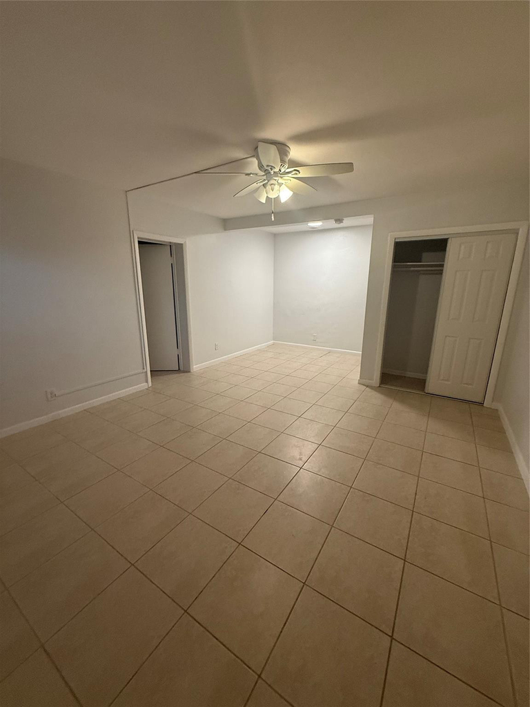 2017 Ne 18th Street - Photo 8