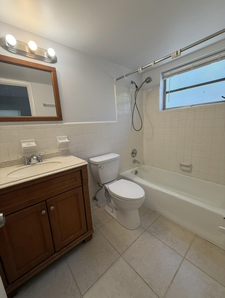 2017 Ne 18th Street - Photo 11