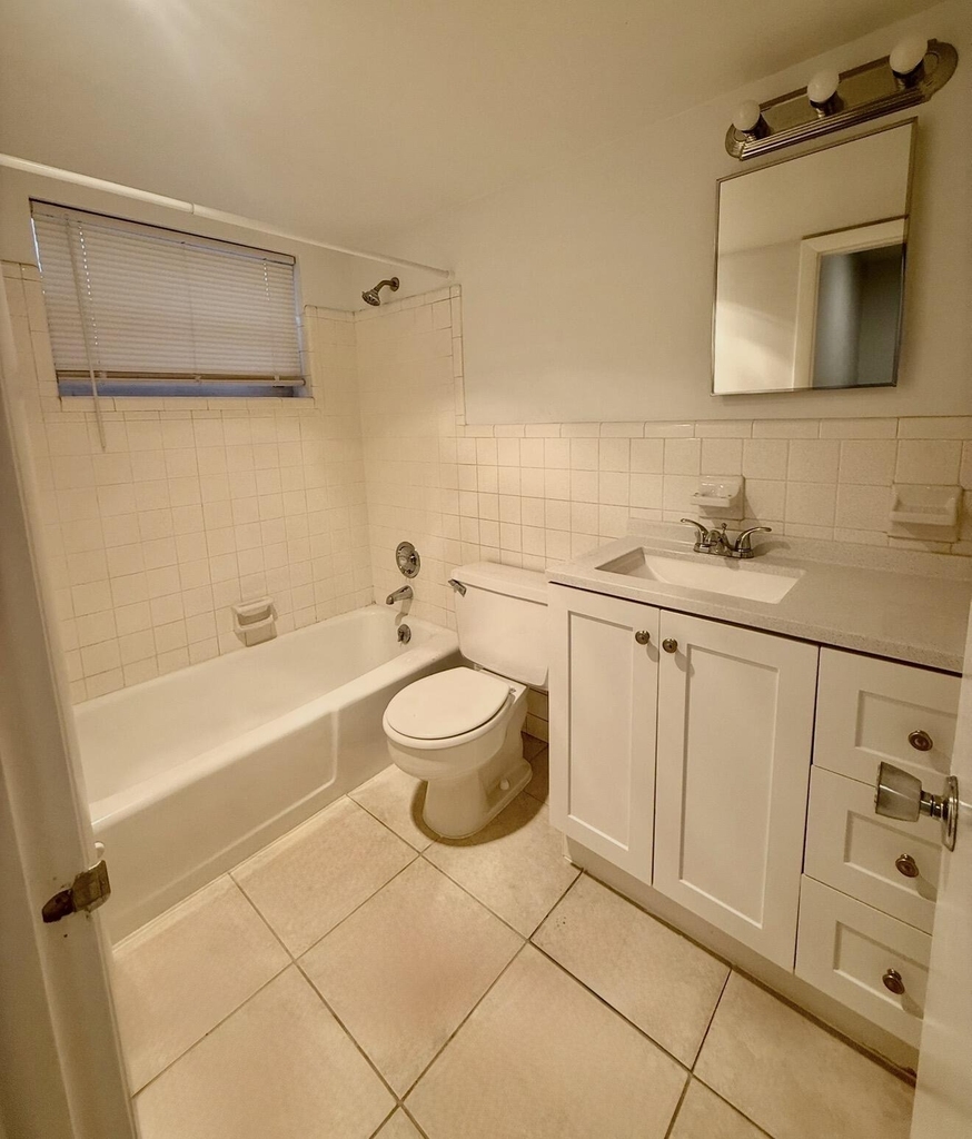 2017 Ne 18th Street - Photo 15