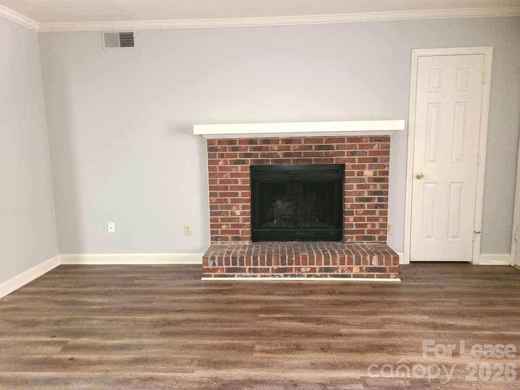 2141 Selwyn Avenue - Photo 4