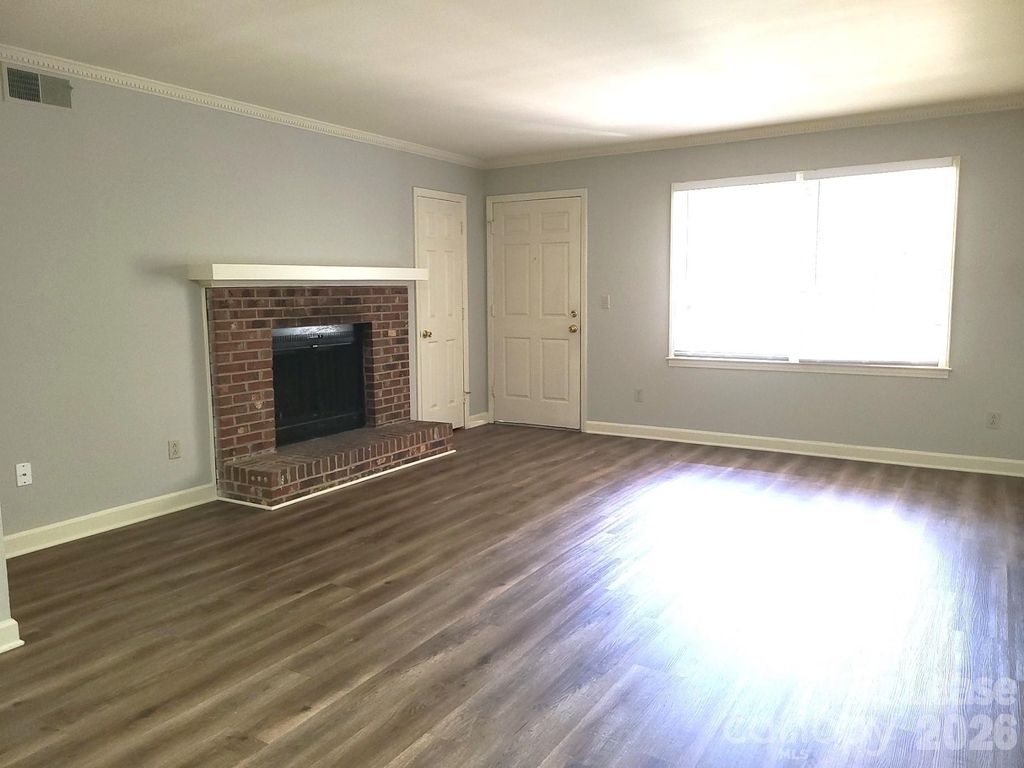 2141 Selwyn Avenue - Photo 5