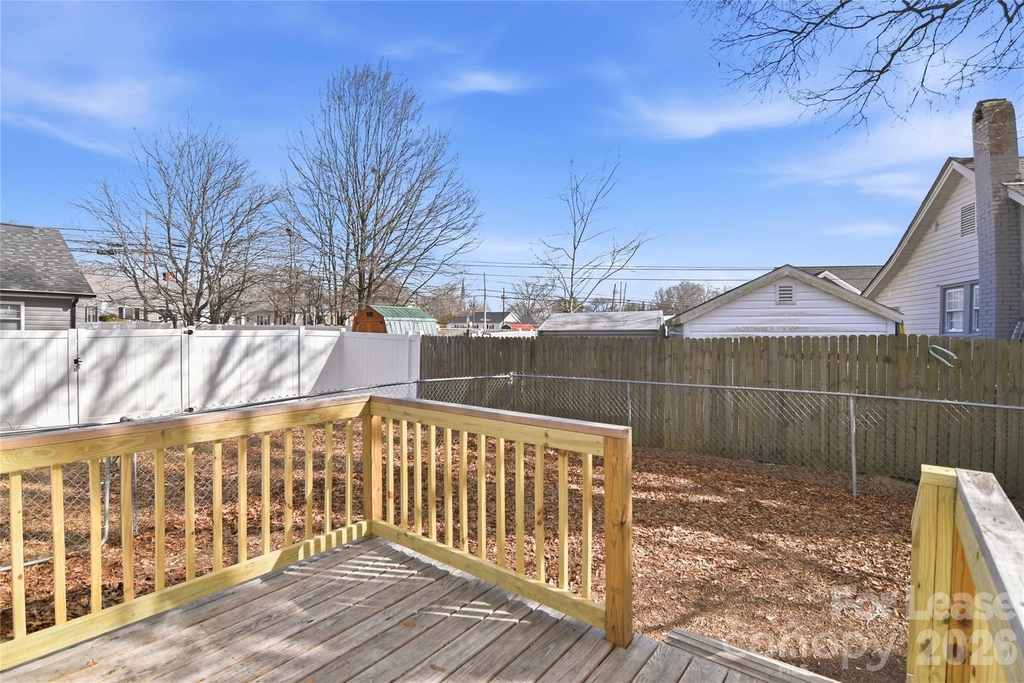303 York Avenue - Photo 16