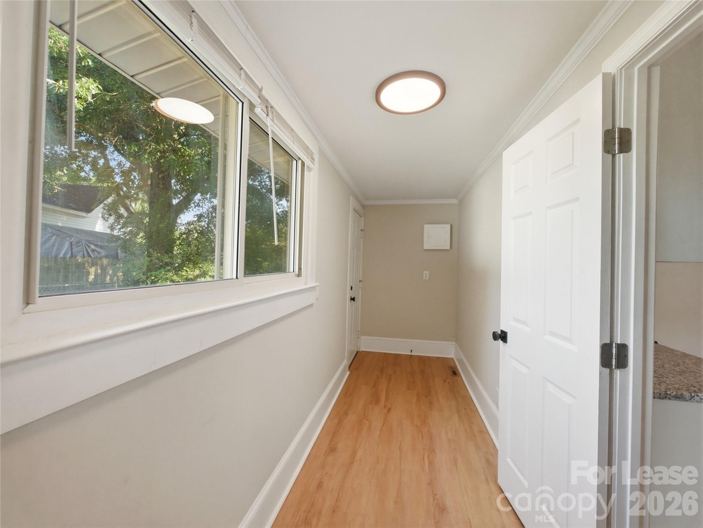 303 York Avenue - Photo 15