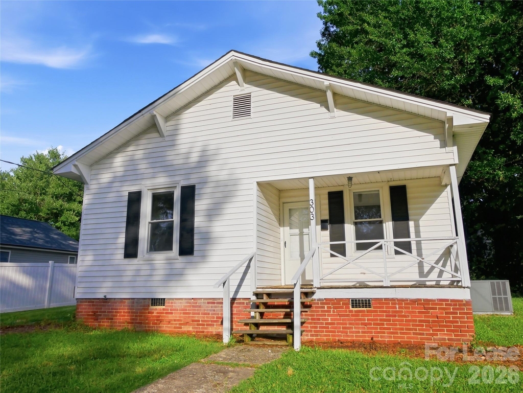 303 York Avenue - Photo 0