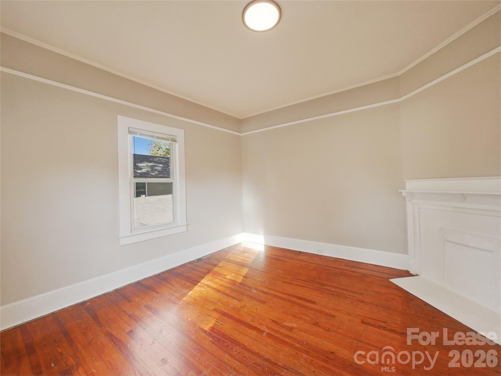 303 York Avenue - Photo 13