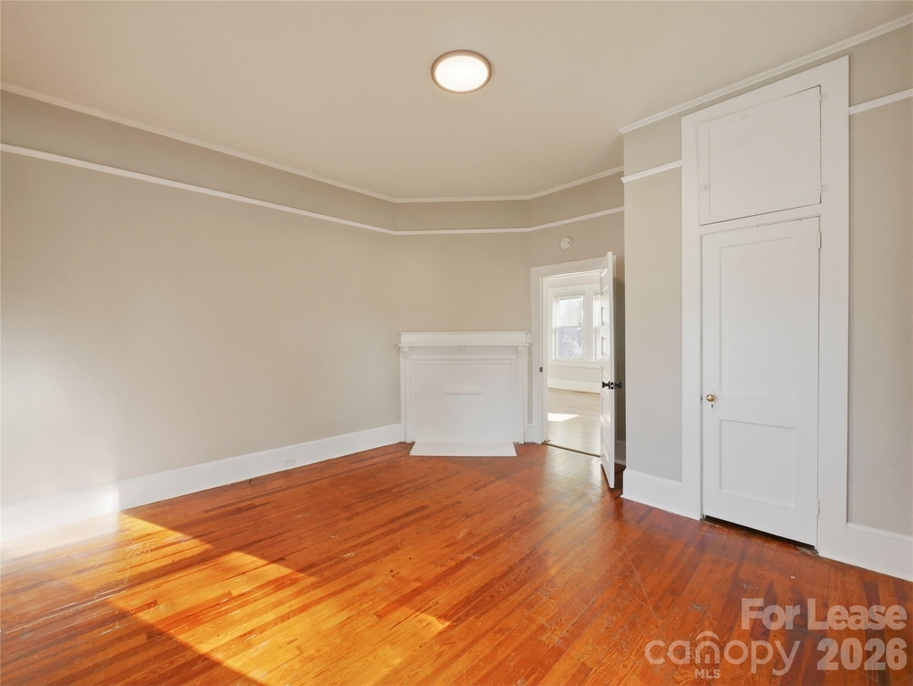 303 York Avenue - Photo 12