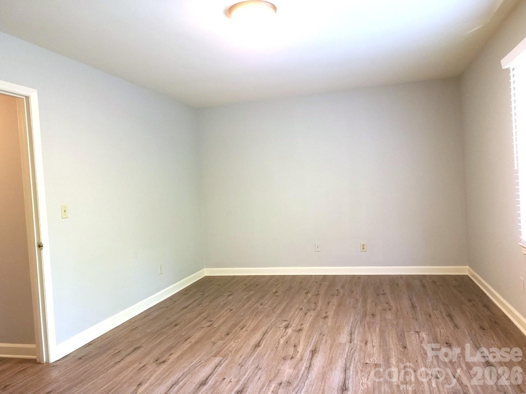 2141 Selwyn Avenue - Photo 5