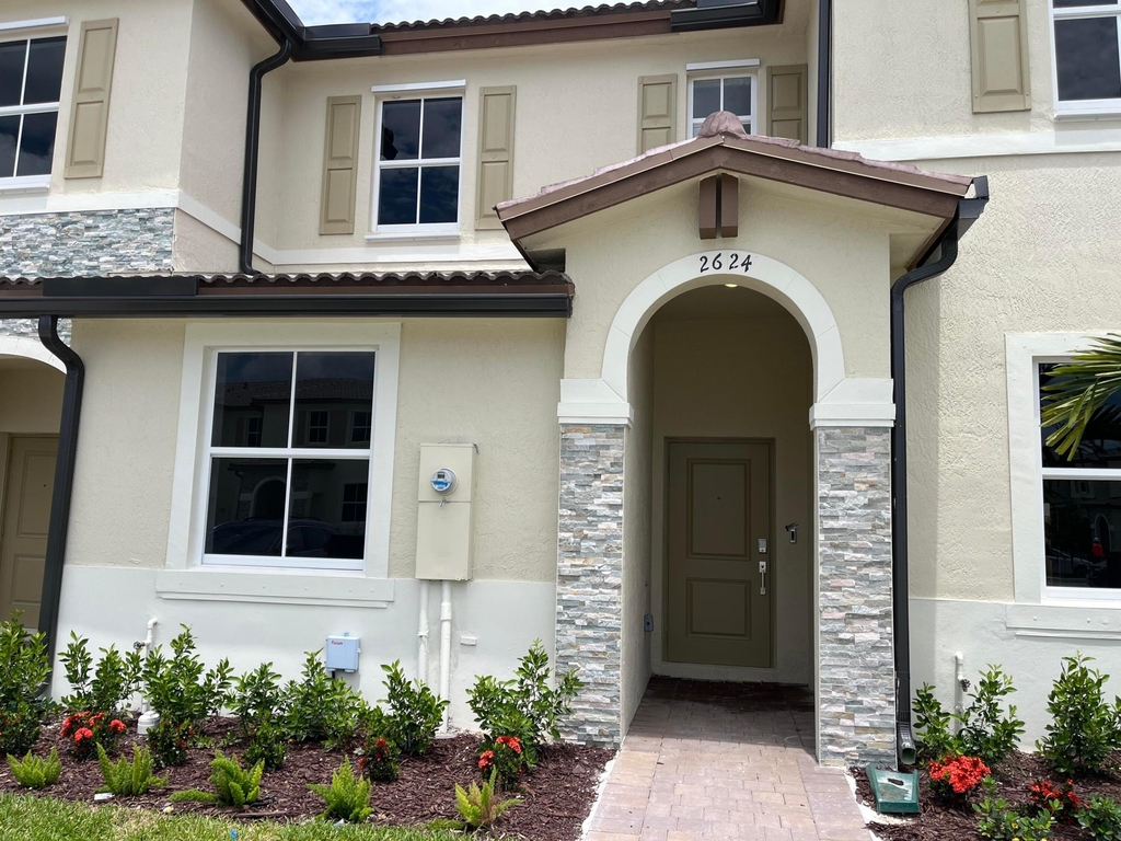 2624 Se 25th - Photo 0