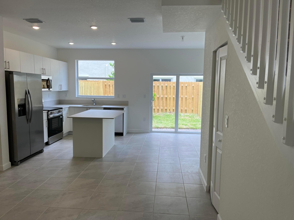 2624 Se 25th - Photo 5