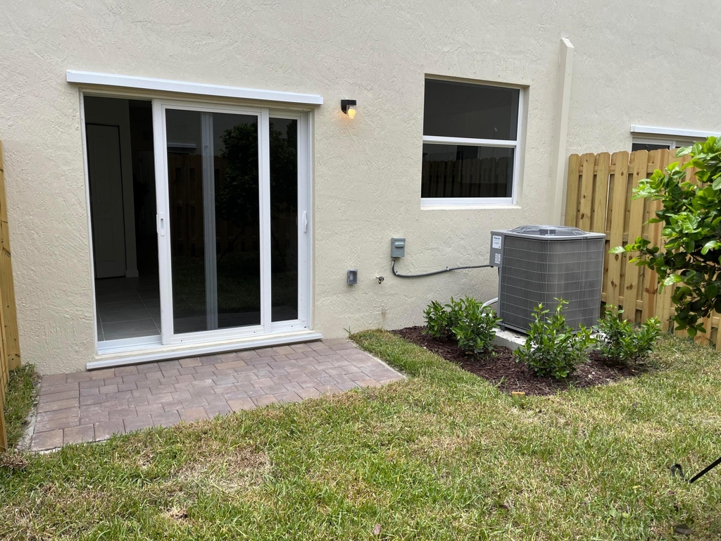 2624 Se 25th - Photo 15