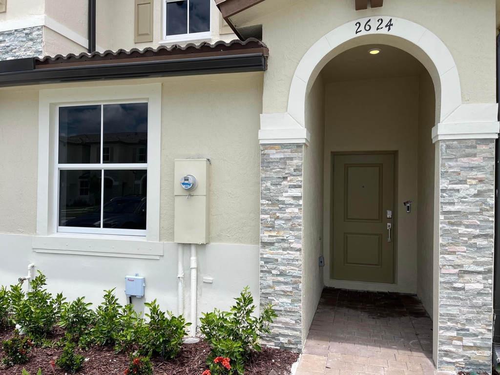 2624 Se 25th - Photo 1