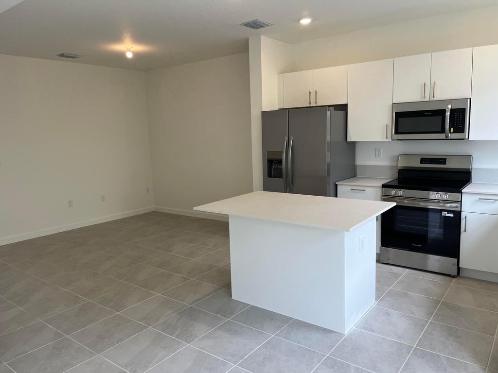 2624 Se 25th - Photo 10