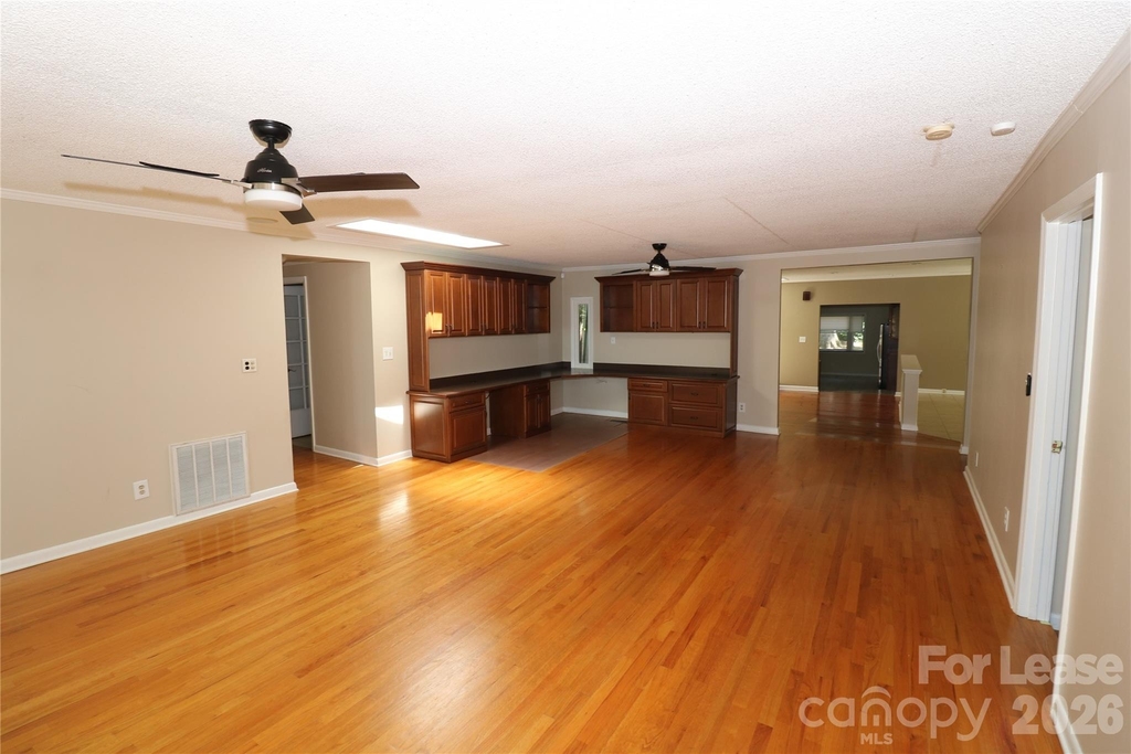 4589 Giles Avenue - Photo 35