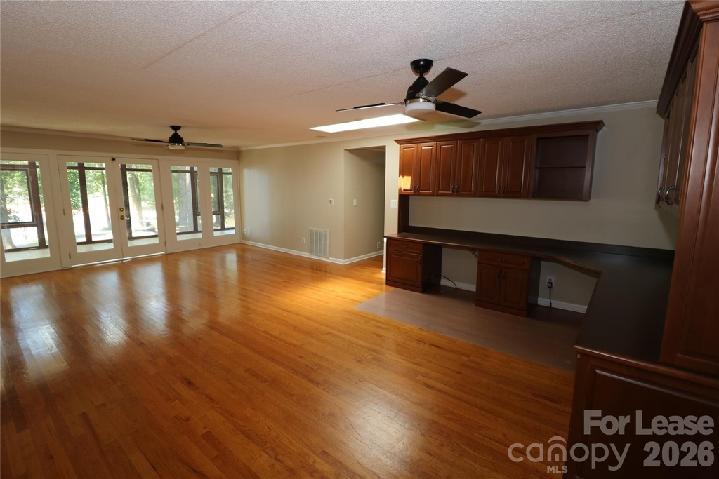 4589 Giles Avenue - Photo 30