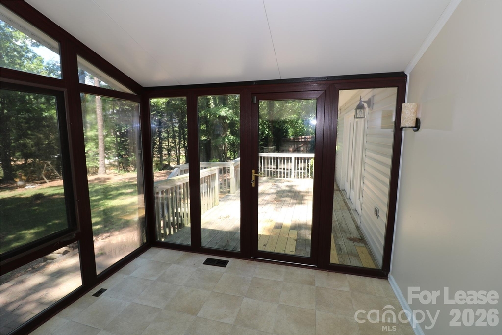 4589 Giles Avenue - Photo 38
