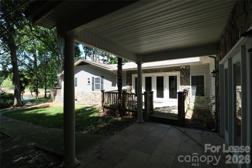 4589 Giles Avenue - Photo 3