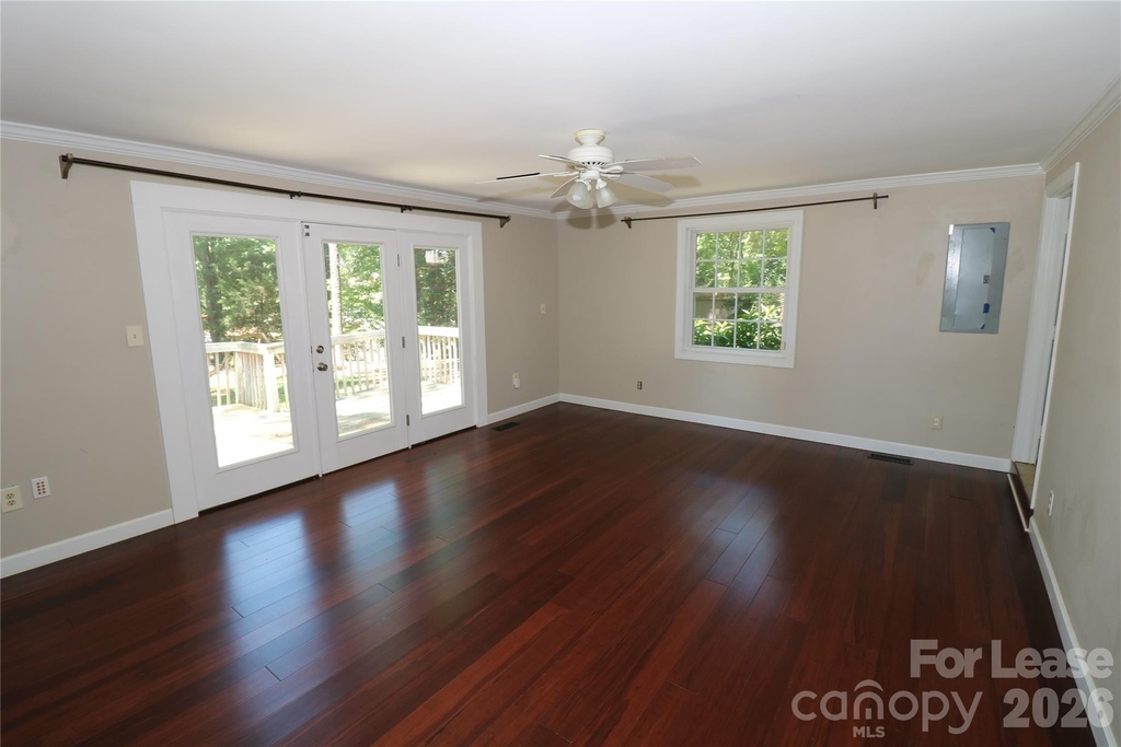 4589 Giles Avenue - Photo 18