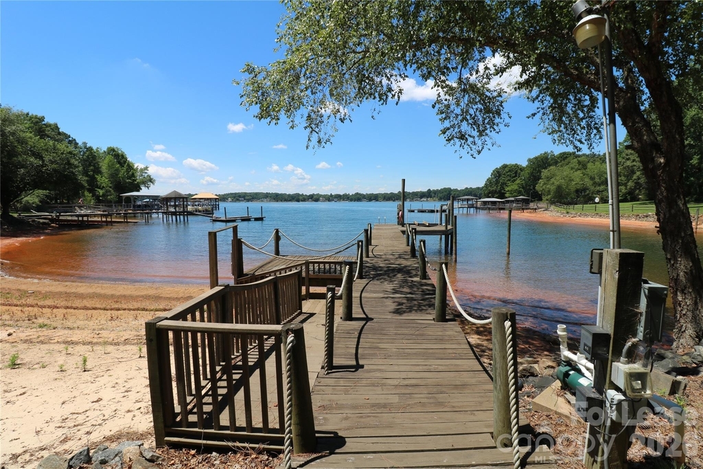 4589 Giles Avenue - Photo 9