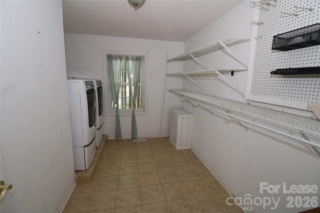 4589 Giles Avenue - Photo 36