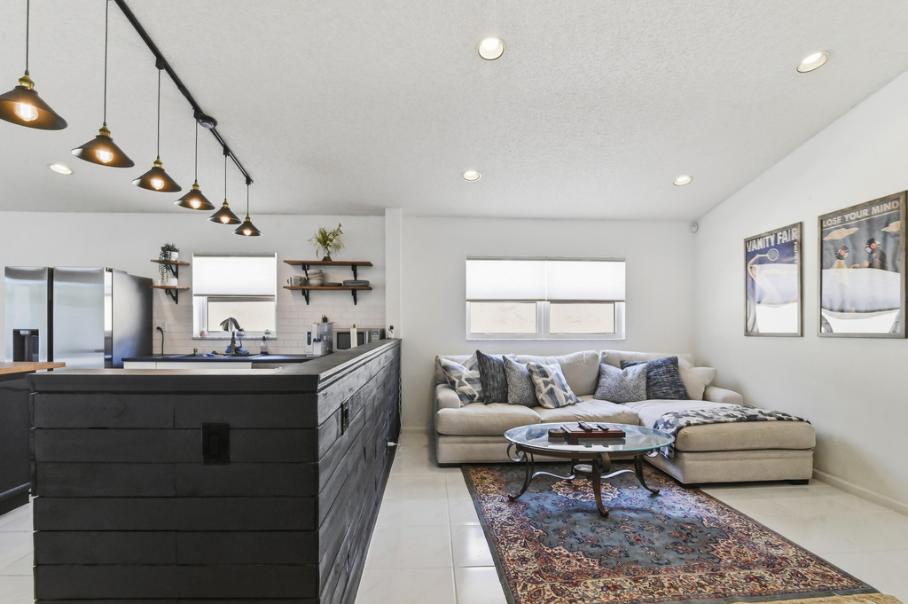 5690 Green Island Drive - Photo 2
