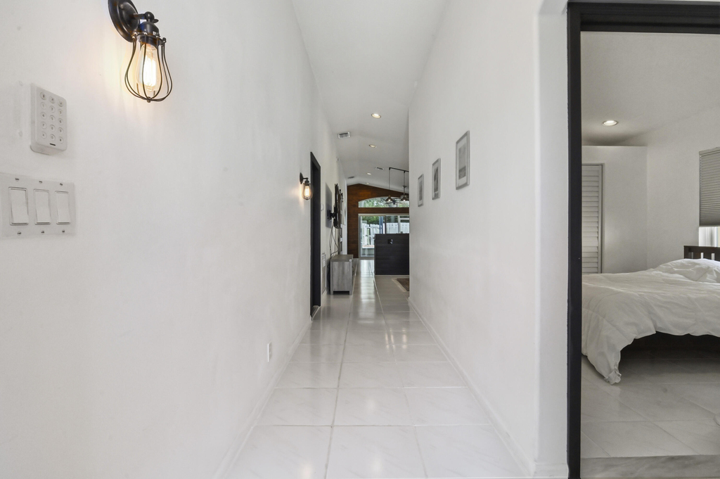 5690 Green Island Drive - Photo 4