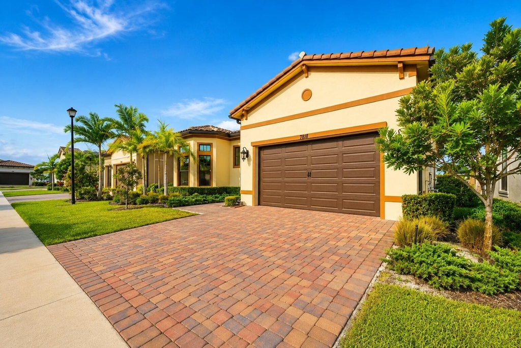 7818 Rowan Terrace - Photo 2