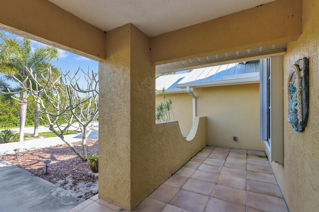 137 Queens Road - Photo 2