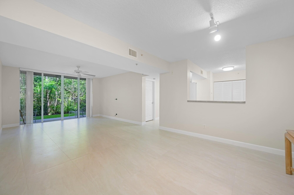 619 E Sheridan Street - Photo 7
